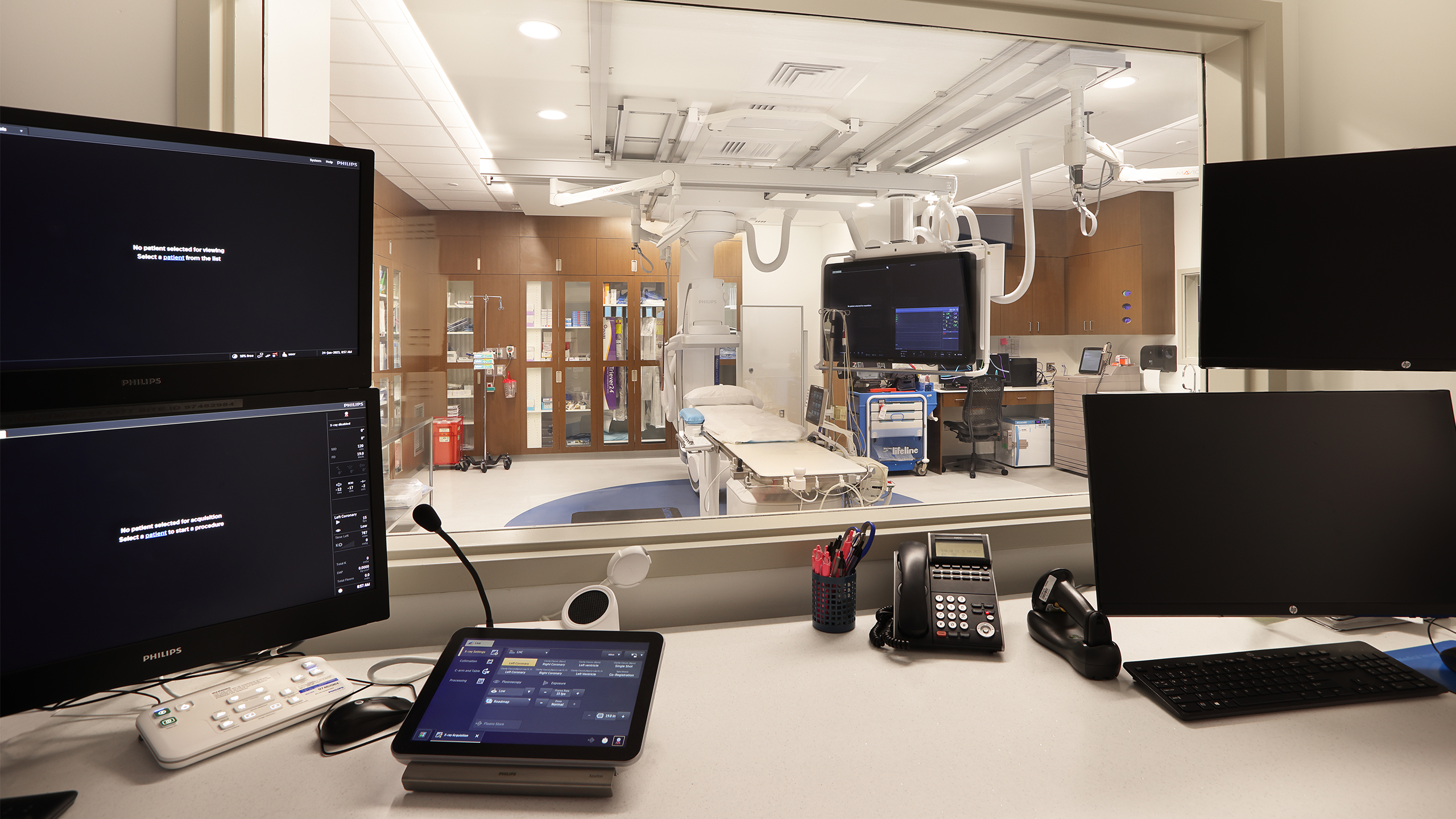 TSA-Architects_Holy-Cross-Hospital-Jordan-Valley-West_Cath-Lab-Control-Room